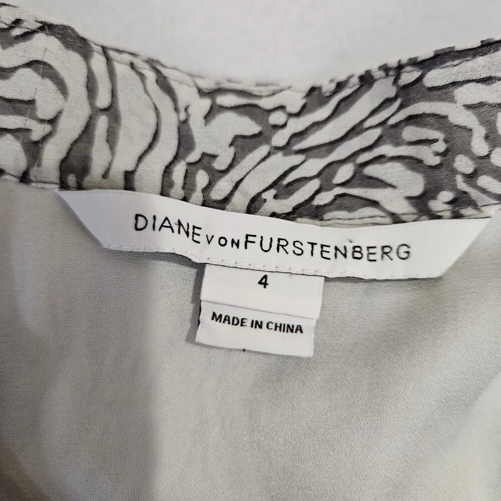 Diane Von Furstenberg Syrah Silk Blouse Size 4DVF Floral Rose Print Lined V-Neck - Picture 9 of 12